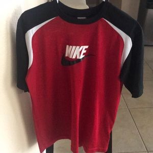 Nike top